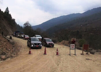Commuters asking for rescheduling of road closure timing (Viewpoint- Trongsa)