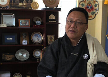 Should parents pay school fees to private schools amid the school closure?