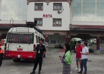 Transport monitoring officials in the frontlines at Phuentshogling