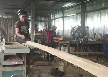 COVID-19 helps local carpenters find employment amid border closure