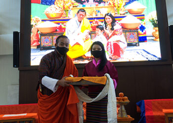 Nearly half a million of high-quality 3D face masks for students and teachers from Project HOPE