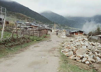 Merag and Sagteng Gewogs in lockdown after two tested positive