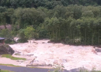 Flash flood washes away Gasa Tshachu