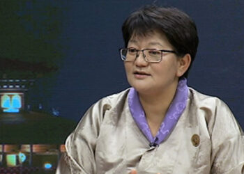 Health Minister urges the general public to continue following health safety measures