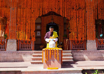 His Majesty celebrates Dasain at Gelegphu