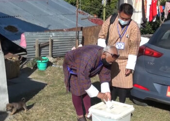 Mobile Voting Facility not user-friendly for old and illiterate people: Voters in Trashigang