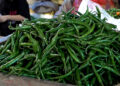 Consumers unhappy with high chilli price