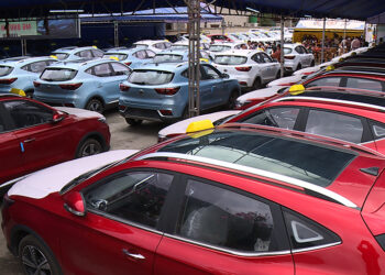 52 electric vehicles distributed to taxi drivers