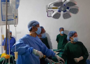 Prime Minister upholds his surgeon’s duty while in Bumthang