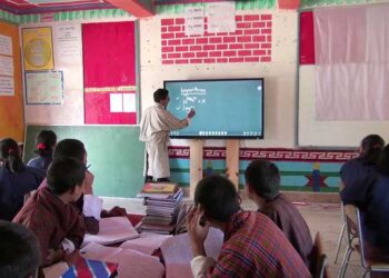 Druk Nyo Foundation replaces chalkboards with interactive touchscreens in Ura HSS