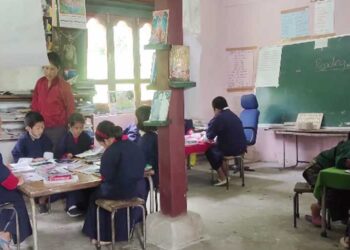 Teachers resigning in the middle of academic year worries parents in Tshanglajong