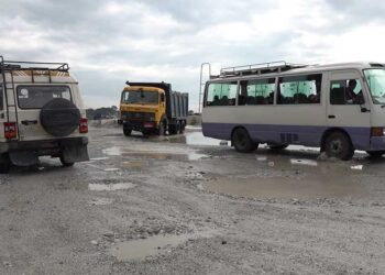 Poor Amochhu road condition along the Phuentshogling- Samtse highway