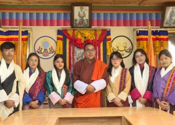 Education ministry recognises six government scholarship students for excelling in their studies