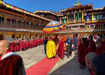 HH the Je Khenpo presides over preliminary consecration rituals of Wangdue Dzong