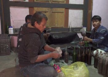 Lone spawn entrepreneur in Monggar doing good business