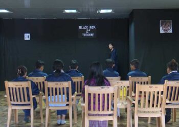 Black Box Theatre – Ten youths dreaming of an acting career get coaching