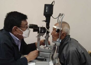 Nepal’s Dr Sanduk Ruit wins Isa Award for Service to Humanity