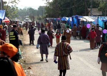Restriction of lucky dip stalls disappoints vendors at Sarpang Tshechu