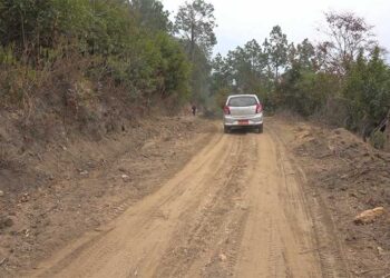 People of Wangdue’s Kumchhi-Phangyuel Chiwog rejoice as their farm road undergoes maintenance