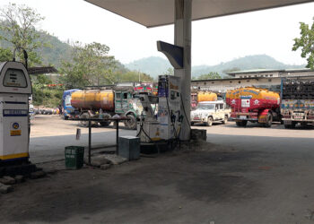 Diesel trucks arrive in Phuentshogling after four-day shortage