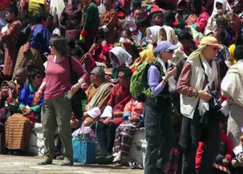 Tourists at Paro Tshechu happy with USD 200 SDF