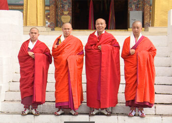 HH the je Khenpo confers Dhar to newly appointed Lams, principal and chief auditor