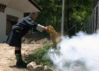 Villagers unite in ancient ritual to tackle water crisis