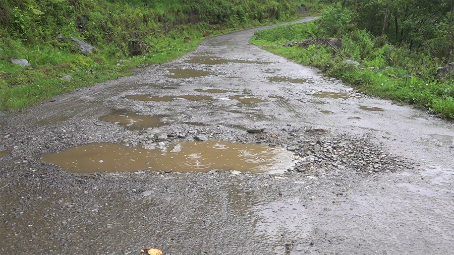 Dangchhu Gewog Centre road in need of maintenance - BBSCL