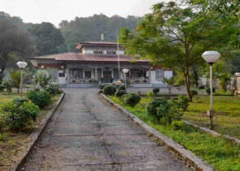 Teacher sentenced to three months for child battery case