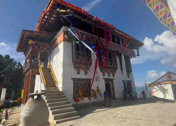 Yonten Lopen consecrates Tshendu Goenpa in Paro