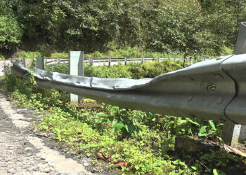 Parts of road crash barriers stolen along Punakha – Thimphu highway