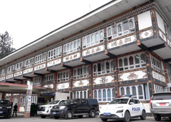 Police arrest three suspects who burglarised ten shops in five days