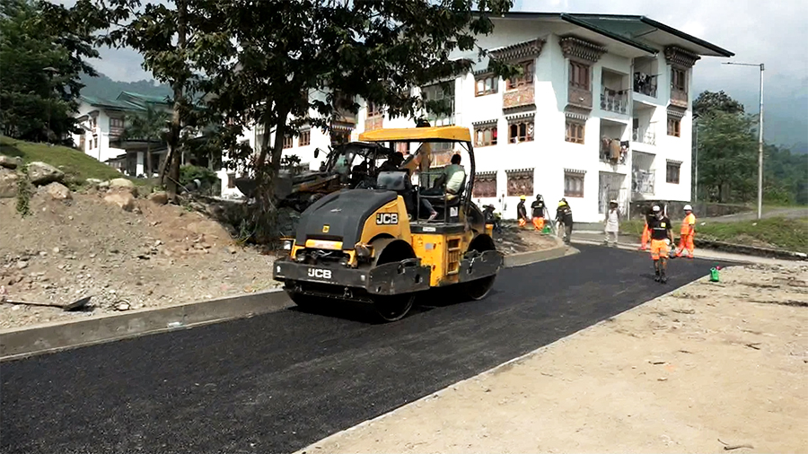 Local Roads Making Learning how to build proper roads and drainage - BBSCL