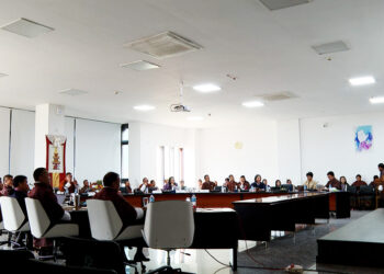 Prime Minister reviews ministries’ proposals for 13th Five-Year Plan