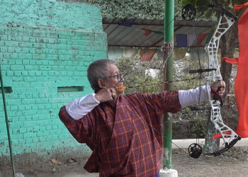 86-year-old archer rolls back the years