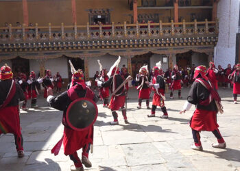 Young Pazaps dazzle Punakha Dromchoe
