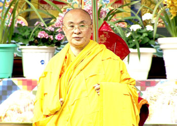 His Holiness the Je Khenpo bestows oral transmission of Tertoen Sangay Lingpa’s treasure teachings
