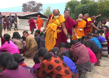 Dorji Lopen administers Gyelwa Jampai Kawang at Chorten Nyingpo, Punakha