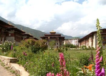 Supreme Court orders Kosphu residents to give water to hotel owner