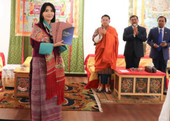 Her Majesty Queen Mother Sangay Choden Wangchuck graces opening of “Hortha: The Supplementary Warp Pattern” exhibition