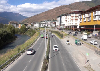 Thimphu’s Traffic Division pilots dedicated left lane for taxis to ease traffic congestion