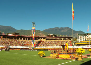 His Majesty The King awards Red Scarves, and Kabney and Patang to individuals for their exceptional services