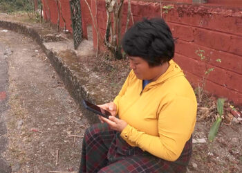 Visitors call for improved B-mobile network at Gelephu Hot Spring