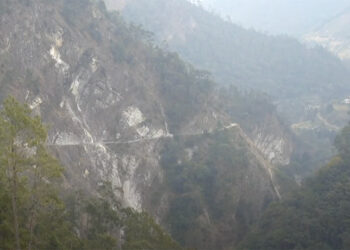 Landslide-prone stretch in Kangpara continues to pose risks to travellers