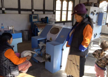 Sakteng residents embrace wool-processing machines to preserve traditional craft