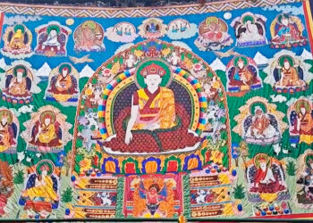 His Holiness the Je Khenpo consecrates Lama Zhang Thongdrel