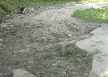 Sergithang road deteriorates beyond farm road standards, residents call for urgent repairs