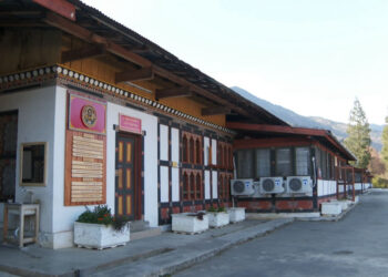 Over 10,000 civil servants resigned since 2019, retaining skilled professionals remains challenge