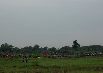 Gelephu residents rally in full force for GMC volunteer drive