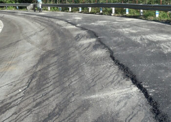 Uneven road surface along Wamrong–Yonphula stretch draws public criticism, Trashigang